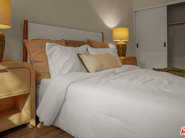 2046 1/2 S Burnside Avenue, Los Angeles CA 90016