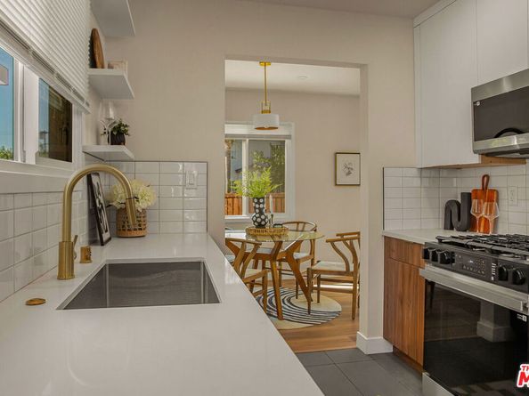 2046 1/2 S Burnside Avenue, Los Angeles CA 90016