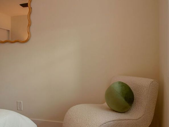 2046 1/2 S Burnside Avenue, Los Angeles CA 90016