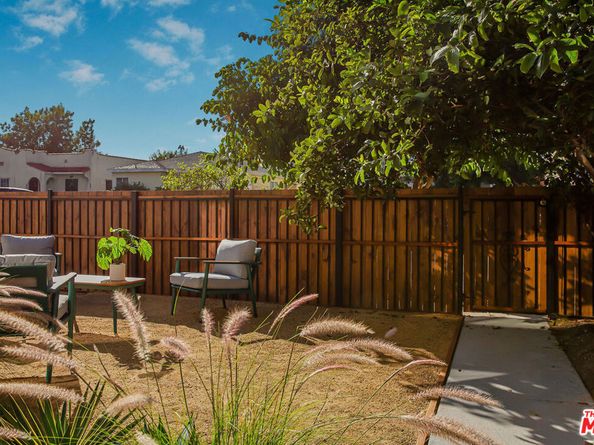 2046 1/2 S Burnside Avenue, Los Angeles CA 90016