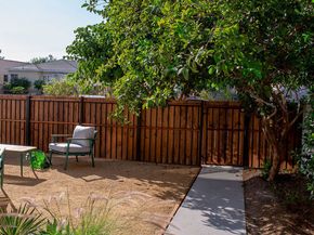 2046 1/2 S Burnside Avenue, Los Angeles CA 90016