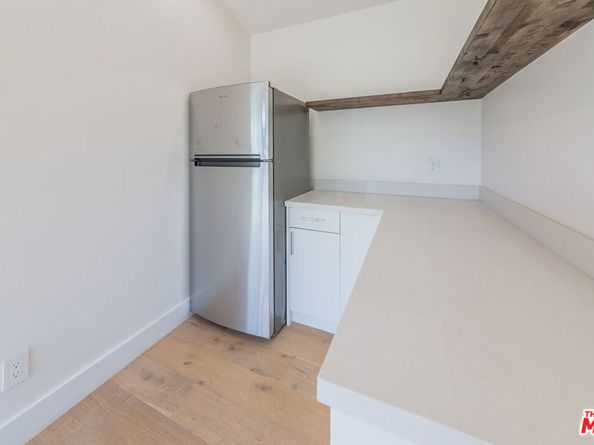 3932 Glencoe Avenue, Venice CA 90291