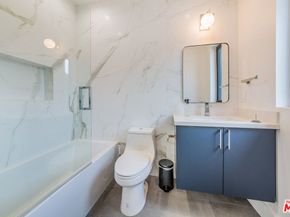 3932 Glencoe Avenue, Venice CA 90291