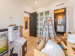 3932 Glencoe Avenue, Venice CA 90291