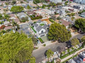 3932 Glencoe Avenue, Venice CA 90291