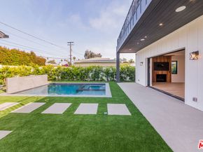 3932 Glencoe Avenue, Venice CA 90291