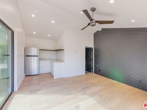 3932 Glencoe Avenue, Venice CA 90291