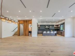 3932 Glencoe Avenue, Venice CA 90291