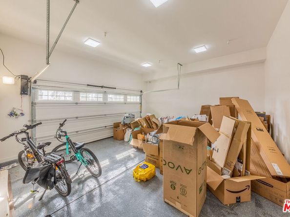 3932 Glencoe Avenue, Venice CA 90291