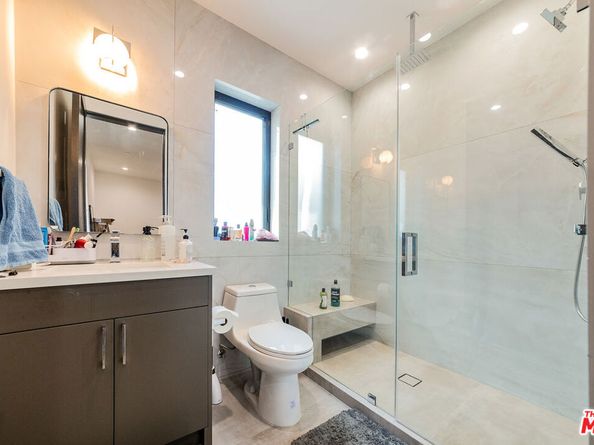 3932 Glencoe Avenue, Venice CA 90291