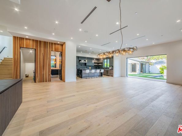 3932 Glencoe Avenue, Venice CA 90291