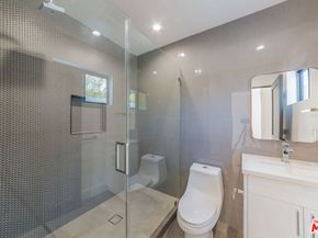 3932 Glencoe Avenue, Venice CA 90291