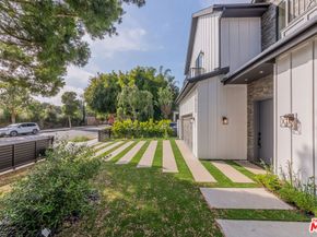 3932 Glencoe Avenue, Venice CA 90291