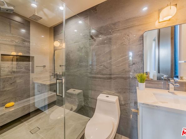 3932 Glencoe Avenue, Venice CA 90291