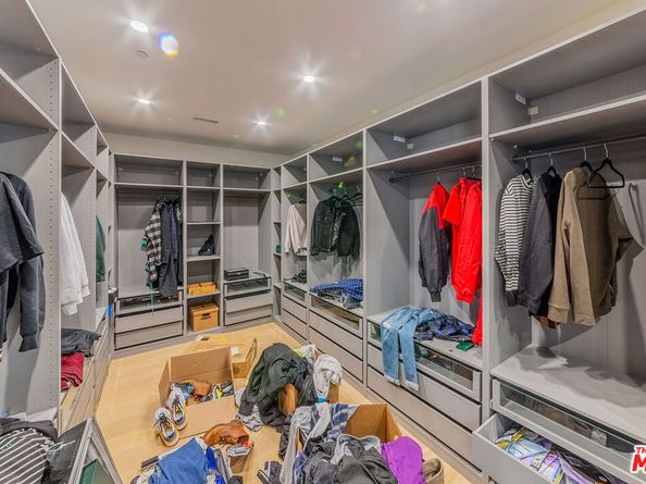 3932 Glencoe Avenue, Venice CA 90291