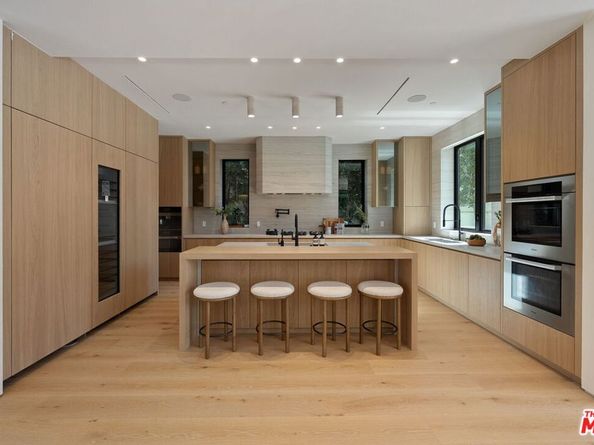 528 Marguerita Avenue, Santa Monica CA 90402