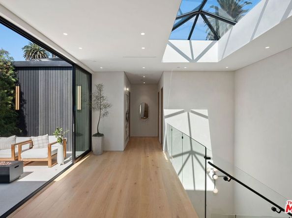 528 Marguerita Avenue, Santa Monica CA 90402