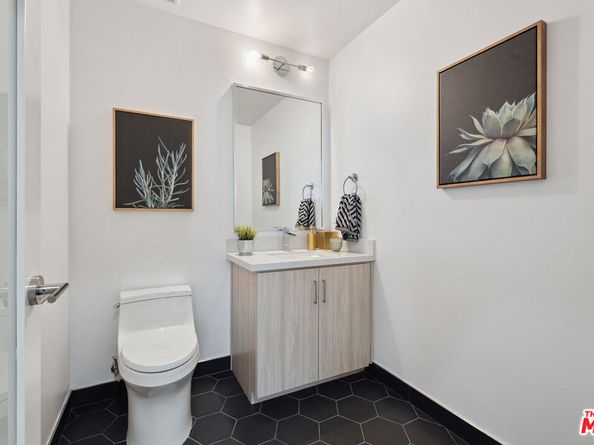 1746 Garfield Place 202, Los Angeles CA 90028