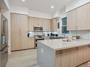 1746 Garfield Place 202, Los Angeles CA 90028