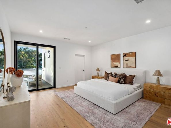 6325 Primrose Avenue, Los Angeles CA 90068