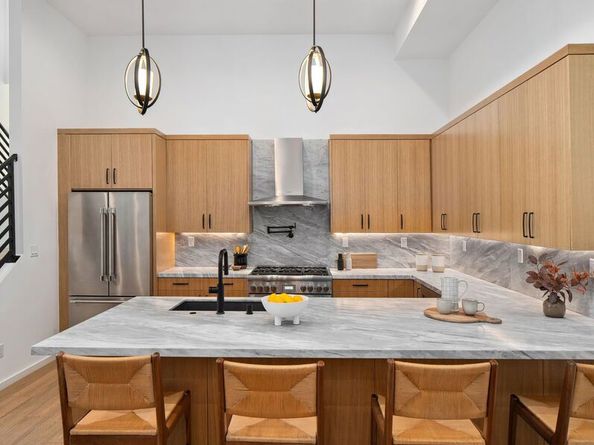 6325 Primrose Avenue, Los Angeles CA 90068