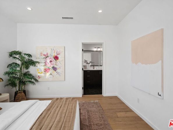 6325 Primrose Avenue, Los Angeles CA 90068