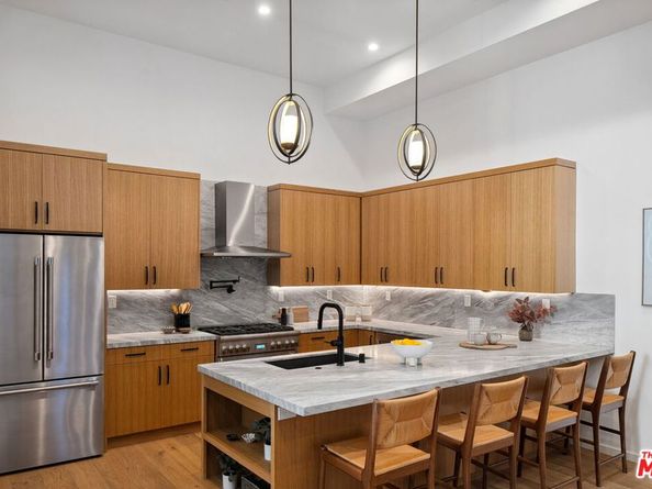 6325 Primrose Avenue, Los Angeles CA 90068