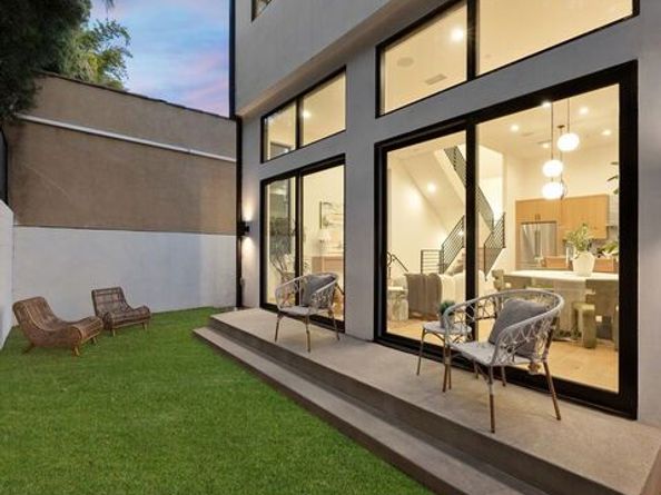 6325 Primrose Avenue, Los Angeles CA 90068