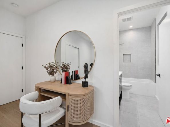 6325 Primrose Avenue, Los Angeles CA 90068