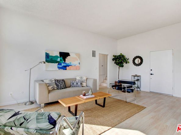 1045 N Ardmore Avenue, Los Angeles CA 90029