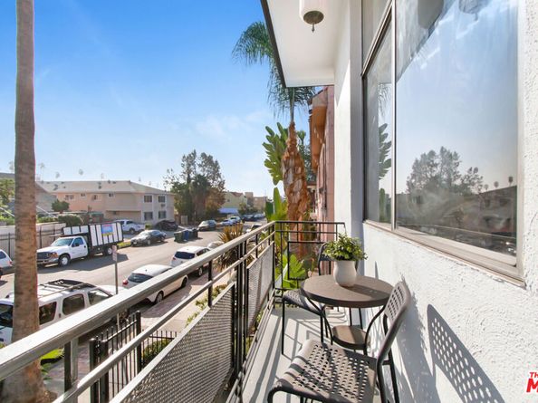 1045 N Ardmore Avenue, Los Angeles CA 90029