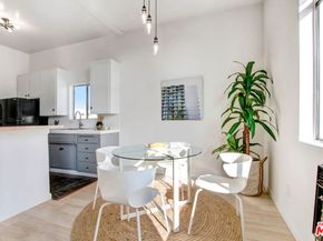 1045 N Ardmore Avenue, Los Angeles CA 90029