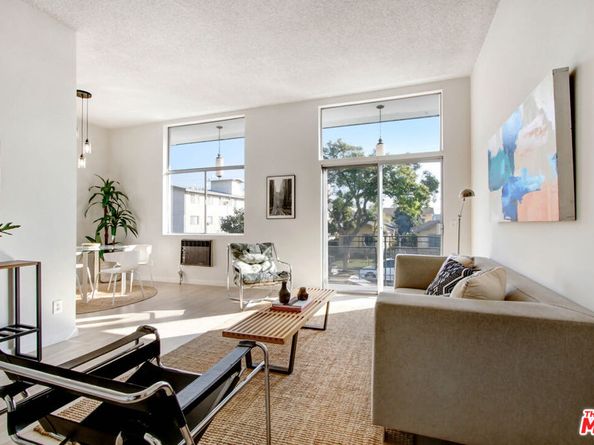 1045 N Ardmore Avenue, Los Angeles CA 90029