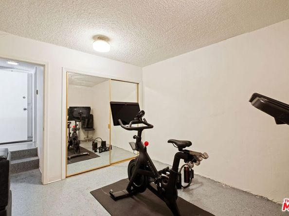 207 S Oakland Avenue A, Pasadena CA 91101