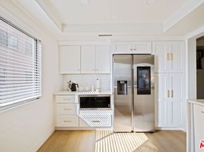 207 S Oakland Avenue A, Pasadena CA 91101