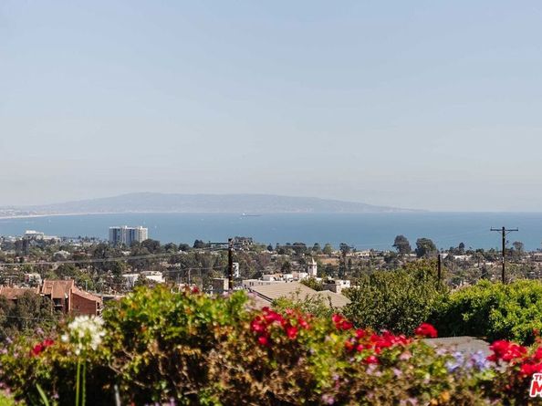 1109 El Medio Avenue, Pacific Palisades CA 90272