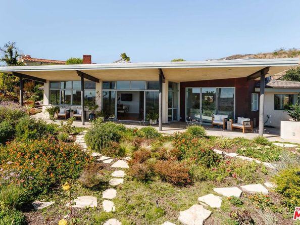 1109 El Medio Avenue, Pacific Palisades CA 90272