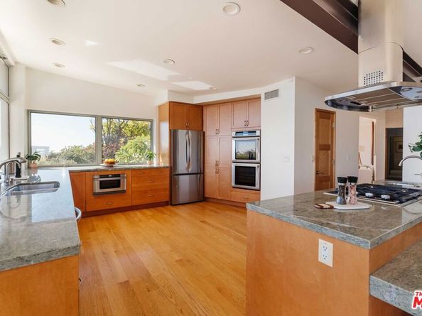 1109 El Medio Avenue, Pacific Palisades CA 90272