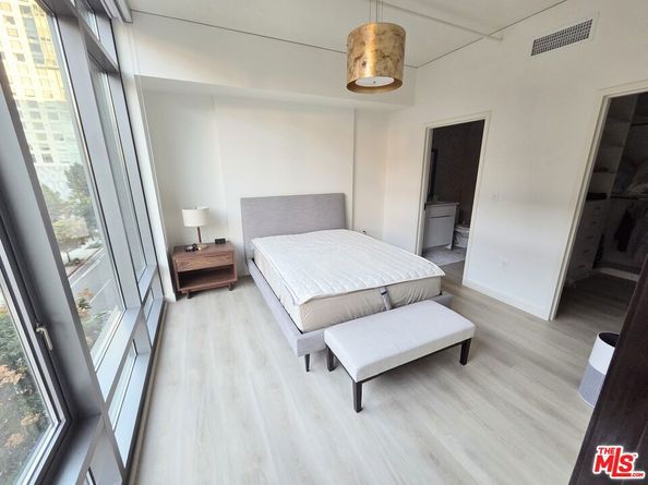 1100 S Hope Street 516, Los Angeles CA 90015