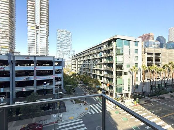 1100 S Hope Street 516, Los Angeles CA 90015
