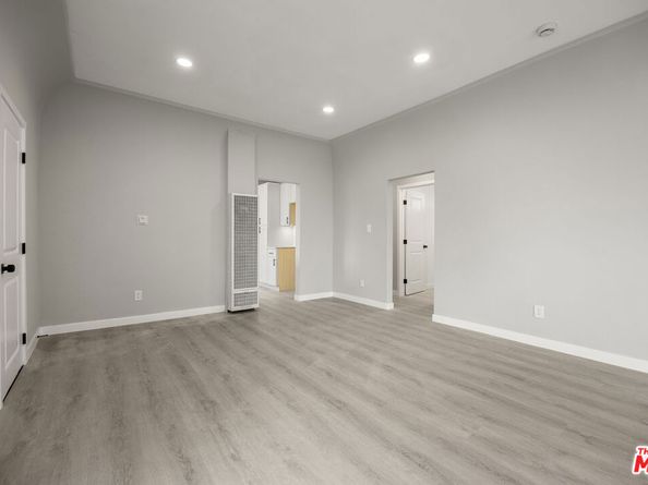403 E 91st Street, Los Angeles CA 90003