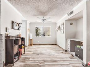 12940 Riverside Drive 108, Sherman Oaks CA 91423