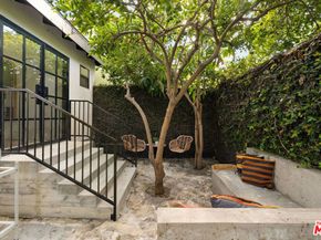 3039 Vineyard Avenue, Los Angeles CA 90016