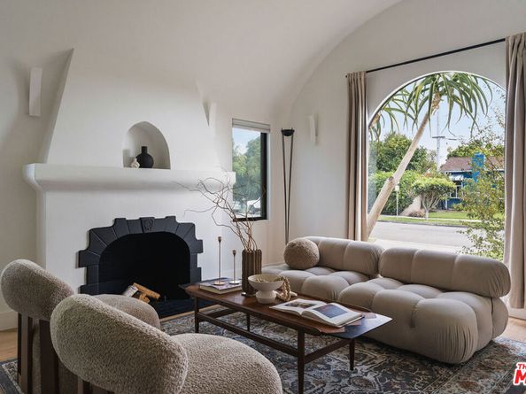 3039 Vineyard Avenue, Los Angeles CA 90016