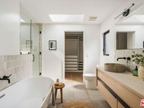 3039 Vineyard Avenue, Los Angeles CA 90016