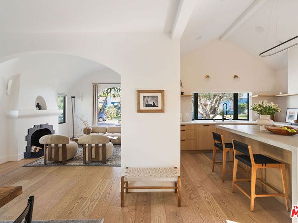 3039 Vineyard Avenue, Los Angeles CA 90016