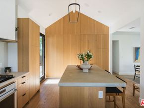 3039 Vineyard Avenue, Los Angeles CA 90016