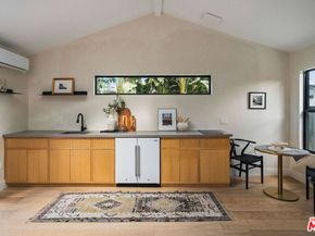 3039 Vineyard Avenue, Los Angeles CA 90016