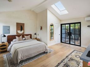 3039 Vineyard Avenue, Los Angeles CA 90016
