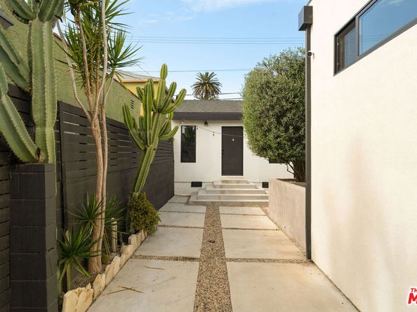 3039 Vineyard Avenue, Los Angeles CA 90016